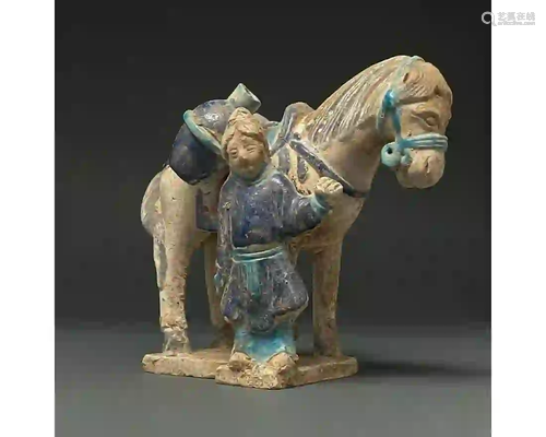 CHINA, MING DYNASTY GLAZED POTTERY HORSE AND GRO…