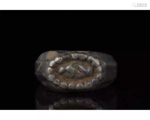 ROMAN SILVER RING WITH CLASPED HANDS PATTERN