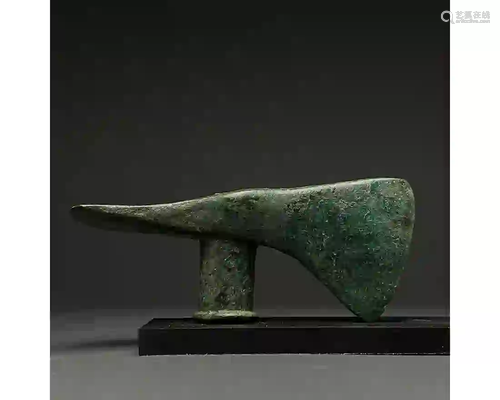 LARGE BRONZE AGE BATTLE AXE- SUPERB PATINA