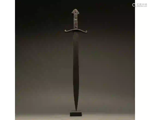 MEDIEVAL EUROPEAN SHORT SWORD WITH HANDLE