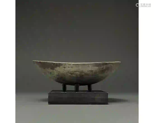 BEAUTIFUL SASSANIAN SILVER BOAT SHAPED VESSEL