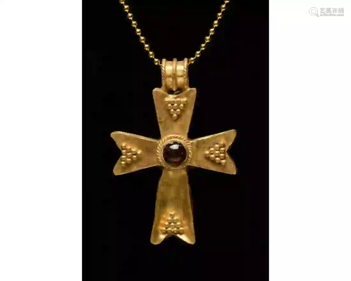 MEDIEVAL GOLD AND GARNET CROSS PENDANT