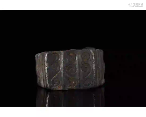 ROMAN SILVER DECORATED RING WITH LITUUS PATTERN