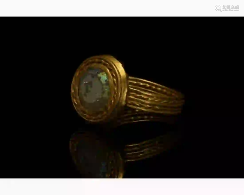 GOLD BYZANTINE RING WITH GLASS COBOCHON - XRF TES…