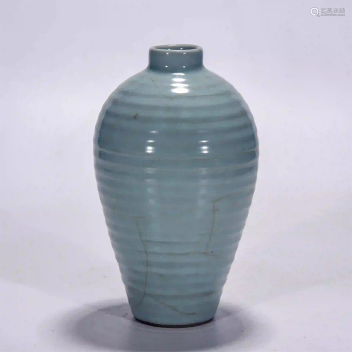 CHINESE SKY BLUE GLAZE HORIZONTAL STRIPES PORCELAIN