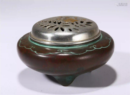 CHINESE BRONZE TRIPLE-FOOTED CENSER WITH SLIVER LID