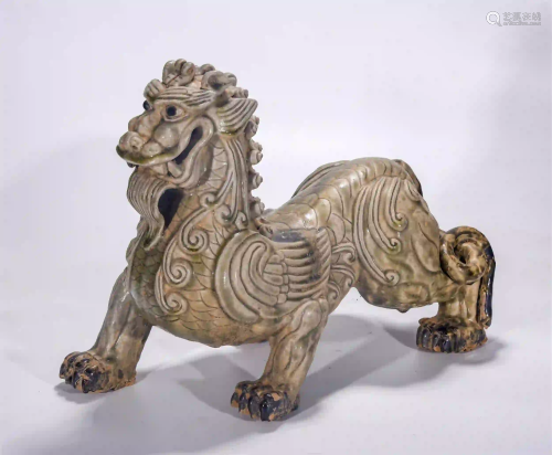CHINESE XIANGZHOU WARE PORCELAIN MYTHICAL LION
