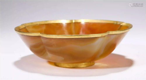 CHINESE AGATE INLAID GOLD FLOWER SHAPE BOWL