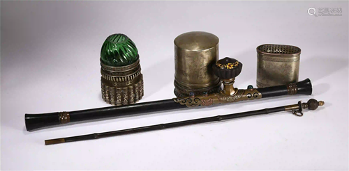 SET OF CHINESE SMOKING PARAPHERNALIA