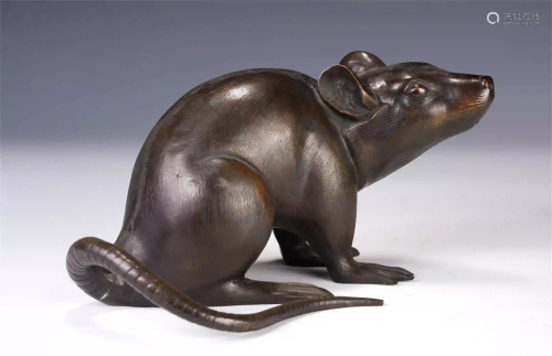 A CHINESE BRONZE MOUSE TABLE ITEM