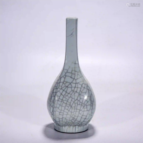 CHINES CRACKED GLAZE PORCELAIN SQUARE VASE