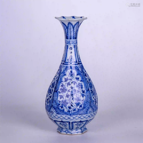 CHINESE BLUE AND WHITE PHOENIX PATTERN OCTAGONAL VASE