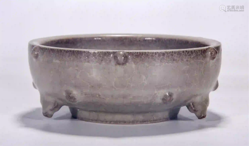 CHINESE CRACKED GLAZE DRUM-NAIL TRIPLE-FOOTED WASHER