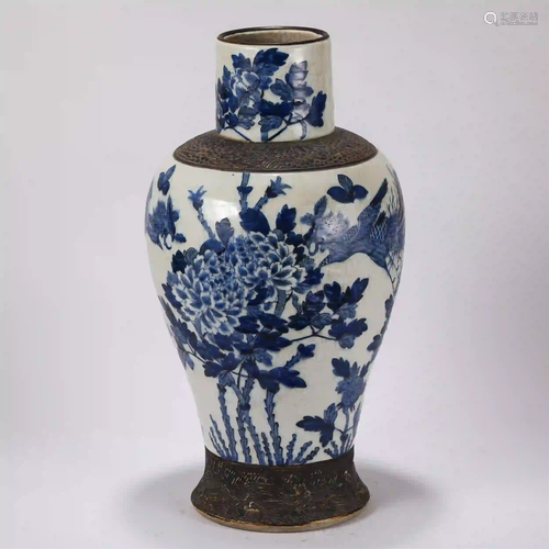 CHINESE BLUE AND WHITE FLOWER AND PHOENIX PATTERN VASE