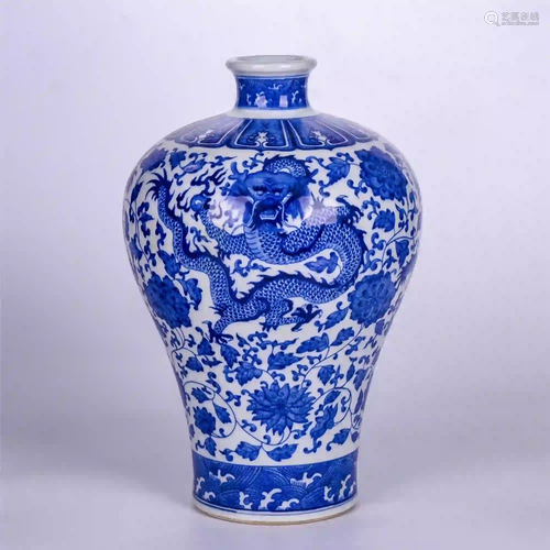 CHINESE BLUE AND WHITE DRAGON AND FLOWER PATTERN