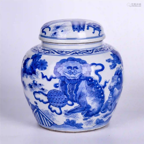 CHINESE BLUE AND WHITE LION PATTERN PORCELAIN LIDDED