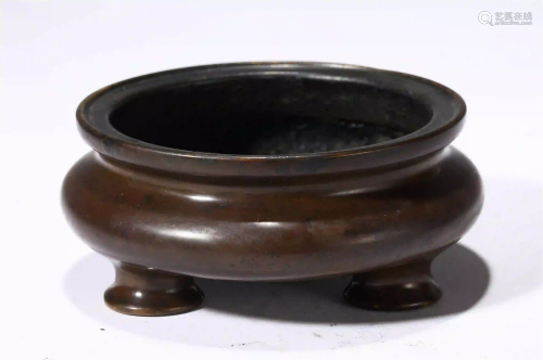CHINESE BRONZE TRIPLE-FOOTED ROUND CENSER