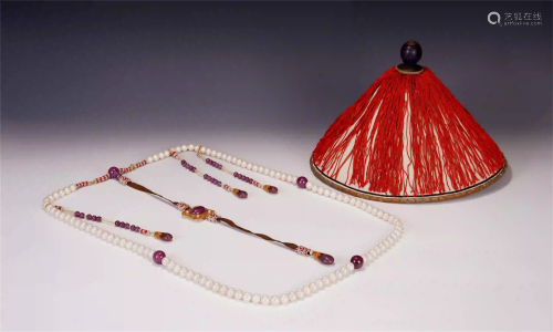 A SET OF CHINESE DONGZHU COURT NECKLACE AND HAT
