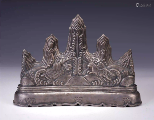 A CHINESE PURE SILVER CARVED AUSPICIOUS BEAST PATTERN