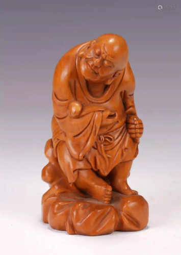 A CHINESE BOXWOOD CARVEING LUOHAN TABLE ITEM