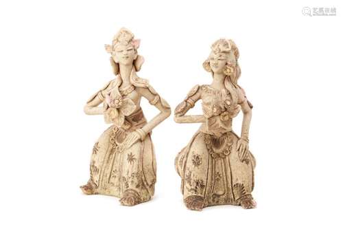 A TERRACOTTA LORO BLONYO COUPLE