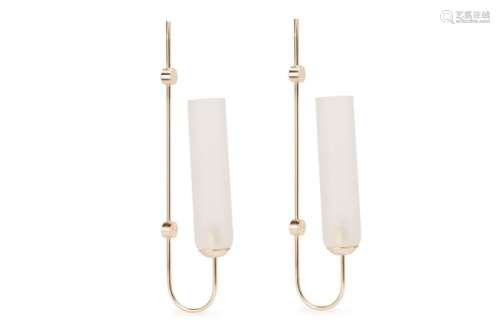 A PAIR OF CONTEMPORARY GLASS WALL LIGHTS