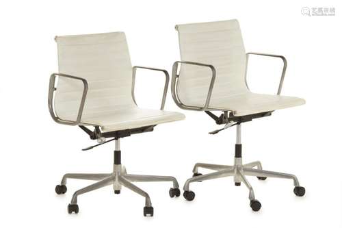 A PAIR OF HERMAN MILLER EAMES CHAIRS