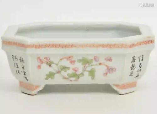 Chinese Famille Rose Porcelain Bulb Planter Signed