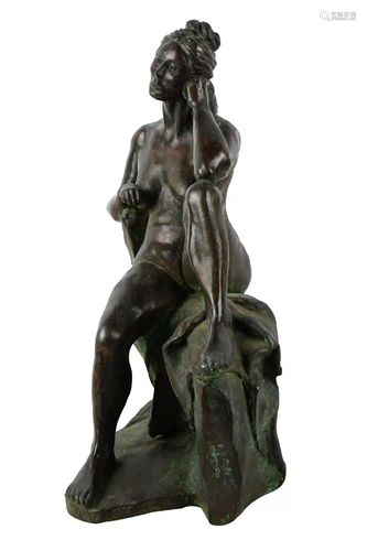 BRONZE FIGURE OF A SEATED NUDE