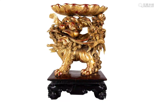 CHINESE CARVED GILTWOOD FOO LION