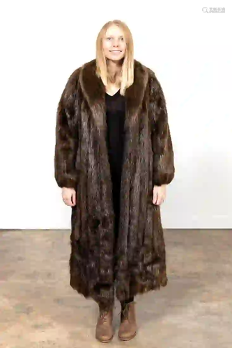 FULL LENGTH LADIES FUR COAT, LIKELY MINK