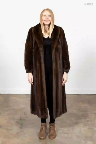 LADIES FULL LENGTH CHESTNUT MINK FUR COAT