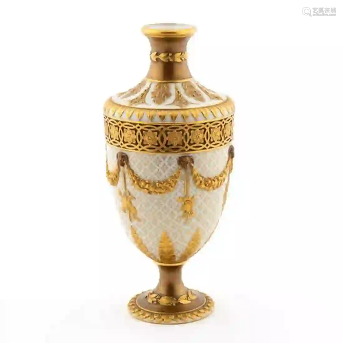 WEDGWOOD QUEEN'S WARE DECORATED VASE