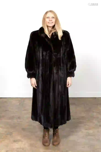 VINTAGE FULL LENGTH LADIES MAHOGANY MINK COAT