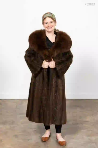 VINTAGE HENRI BENDEL LADIES BROWN MINK COAT