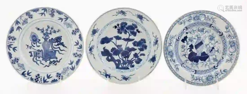 THREE CHINESE BLUE & WHITE PORCELAIN PLATES