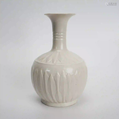 A Ding Type White Glaze Vase Song Dynasty