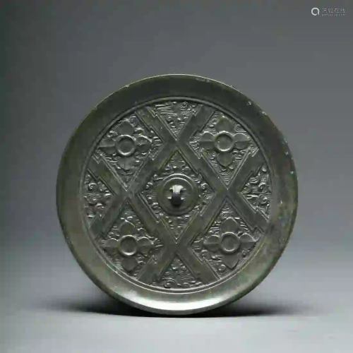 A Geometric Prism Bronze Mirror of Han Dynasty