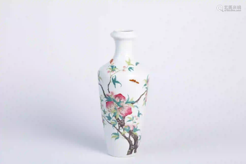 A Nine Peaches Garlic Formed Vase with Guangxu Mark