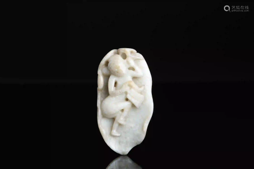 A Carved Hetian Jade Figural Qing Dynasty