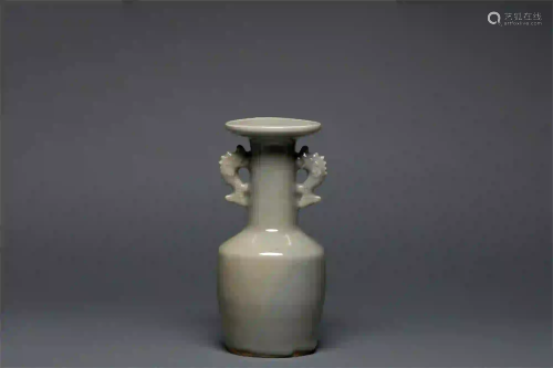 A Celadon Longquan Glaze Vase with Fish Handles Song