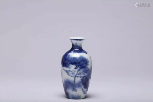 A Dragon Blue and White Snuffle Bottle Qing Dynasty