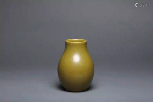 A Teadust Glazed Zun Vase with Qianlong Mark
