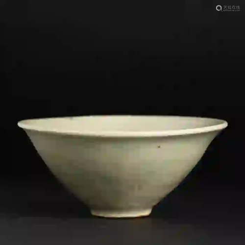 A Yaozhou Type Celadon Tew Bowl Northern Song Dynasty