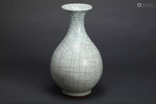 A Ge Type Wide Opening Vase Qing Dynasty