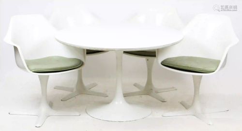 Saarinen For Knoll Table & 4 Chairs
