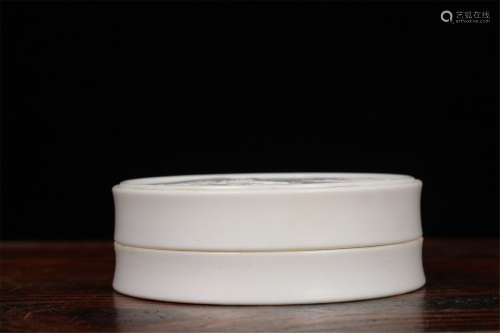 A Chinese Porcelain Ink-Pad Box