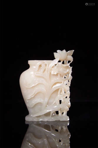 A Chinese Carved Jade Vase