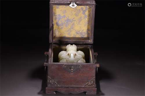 A Chinese Carved Jade Seal