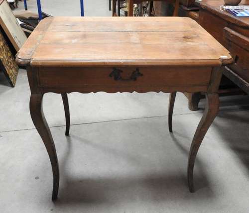 TABLE A ECRIRE en bois naturel ouvrant par un tiro…